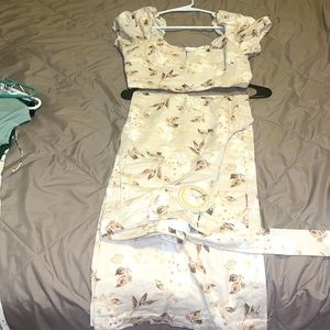 House of Harlow Ladies 2 piece Linen Cropped Top & Wide Leg High Waist Pants